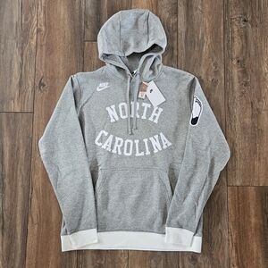 North Carolina Tar Heels Nike Hoodie (L) - NWT
